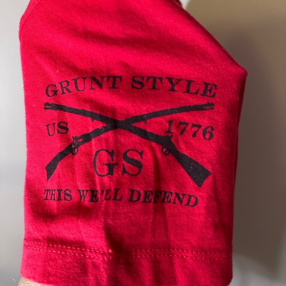 Grunt Style Women’s Red Graphic Tee - Picture 4 of 6